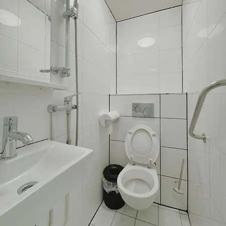 Szálloda Cs