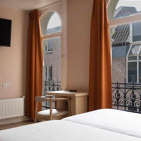 Cs Hotel 2*