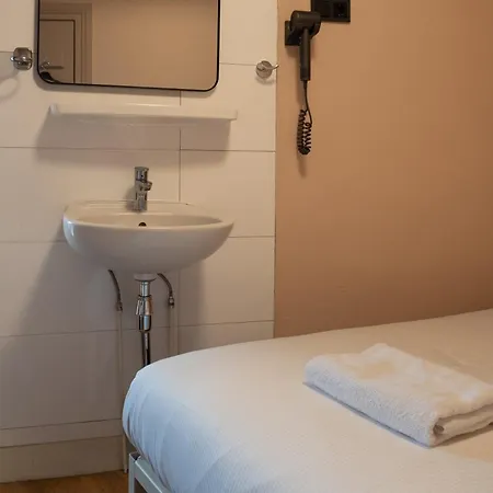 Cs Hotel 2*